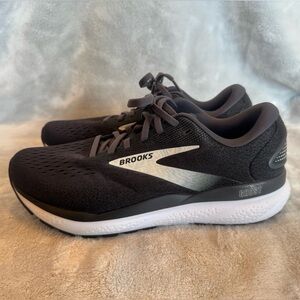 BROOKS WOMENS GHOST 16 RUNNING SHOE SIZE 9.5 WIDE *WORN ONCE*